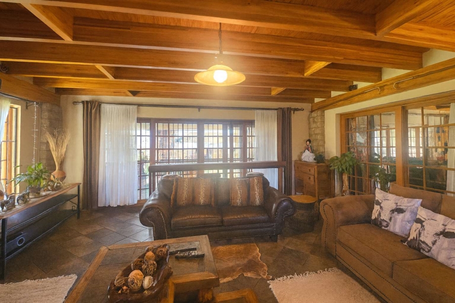 5 Bedroom Property for Sale in Ladybrand Free State